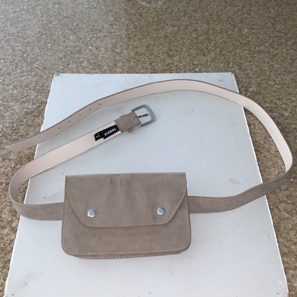 TORRID TAUPE FAUX SUEDE BUTTON BELT BAG